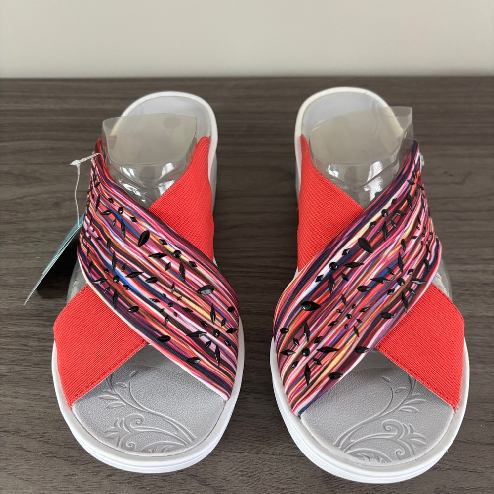 Bzees 8M Red & Black Slide Sandals NEW